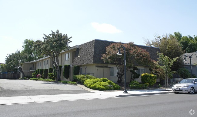Central Avenue Apartments photo 3