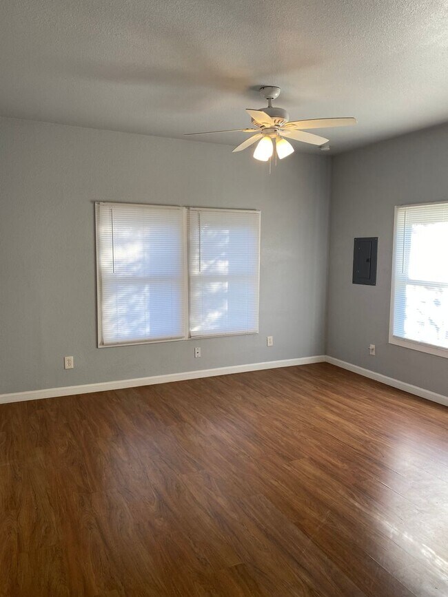419 W Mistletoe Ave San Antonio, TX 78212 photo 4
