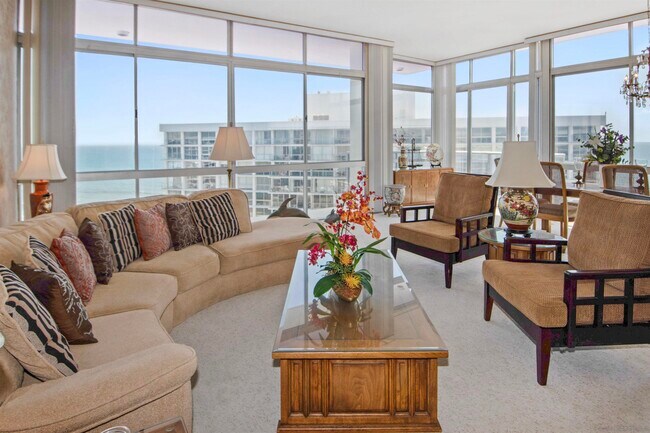 1750 Avenida Del Mundo Coronado, CA 92118 photo 2