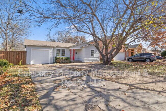 320 NE 31st St Grand Prairie, TX 75050 photo 2