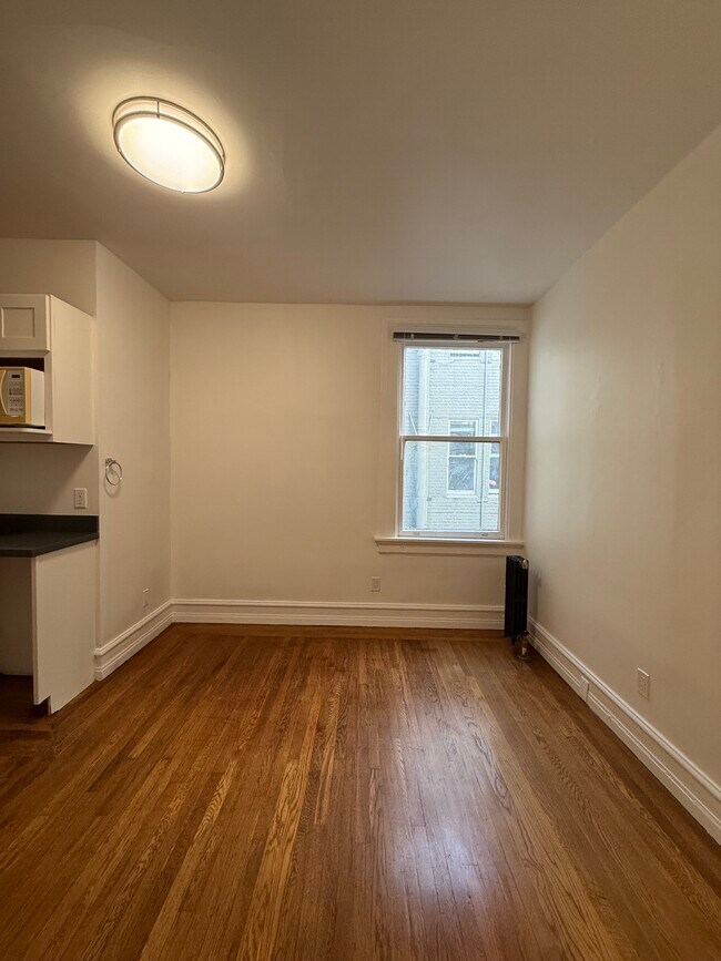 692 Bush St San Francisco, CA 94108 photo 3