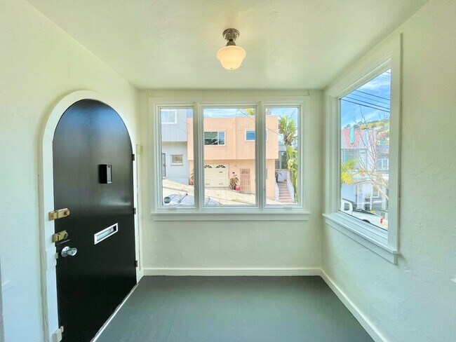 25 Bronte Street, San Francisco, CA 94110 photo 4
