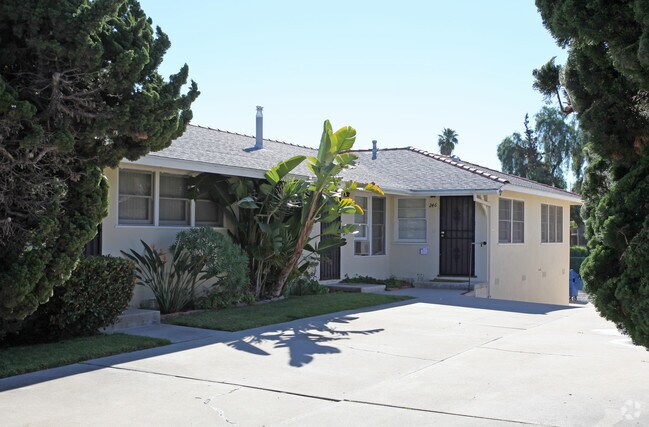 240-250 G St photo 2