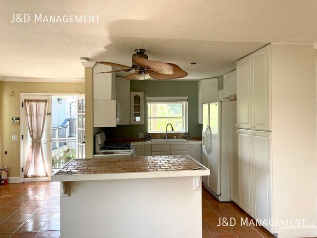 1762 Hornblend St San Diego, CA 92109 photo 5