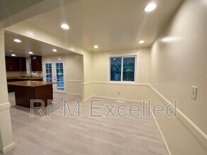 3216 S 208th St SeaTac, WA 98198 photo 5