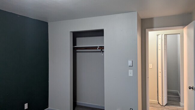 1492 Main St photo 2