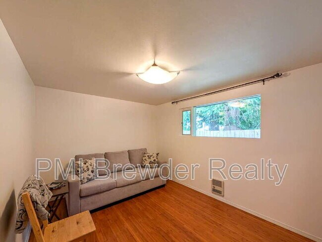 525 Madison St Everett, WA 98203 photo 5