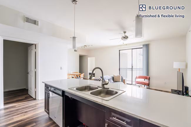 11601 Century Oaks Terrace Austin, TX 78758 photo 2