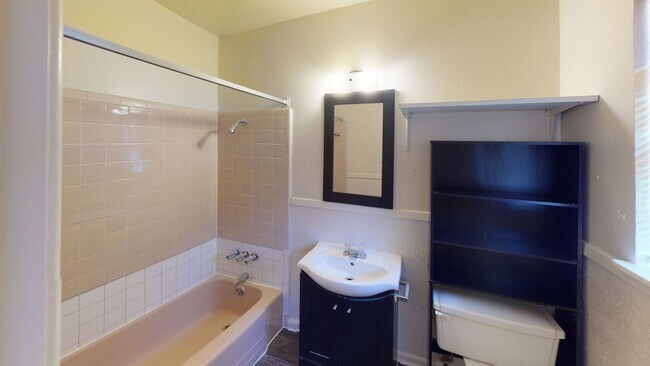 903 S Welch St Denton, TX 76201 photo 2