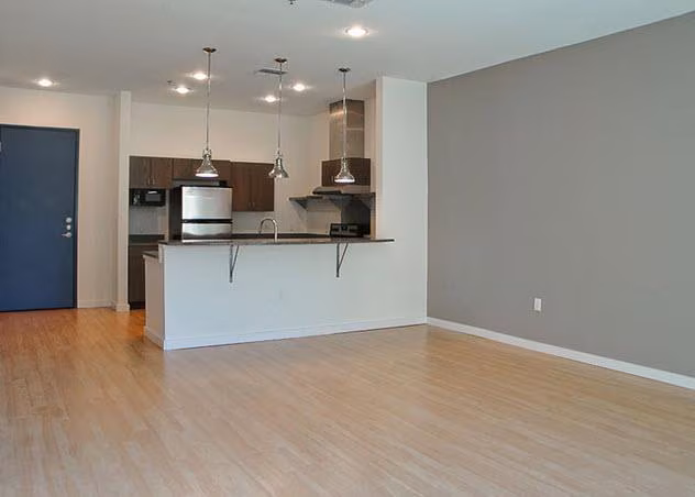 1915 Broadway St San Antonio, TX 78215 photo 5