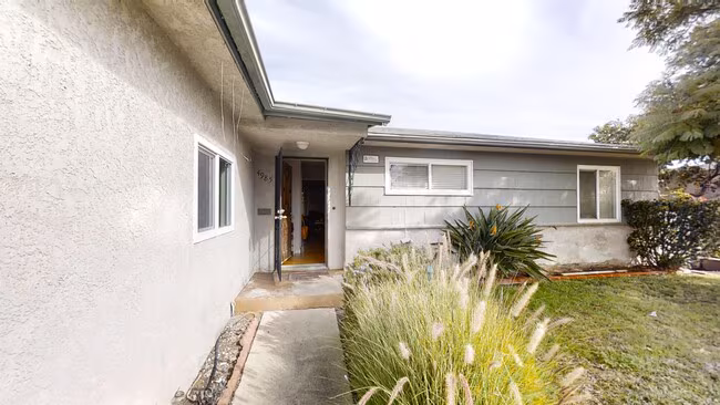 4985 Curry Dr San Diego, CA 92115 photo 2