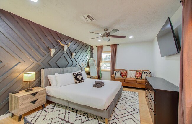 9614 Springmont Dr photo 3