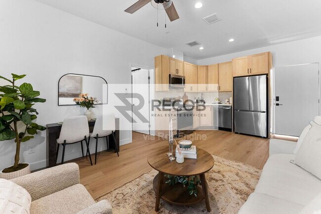 4286 Samoset Ave San Diego, CA 92117 photo 4