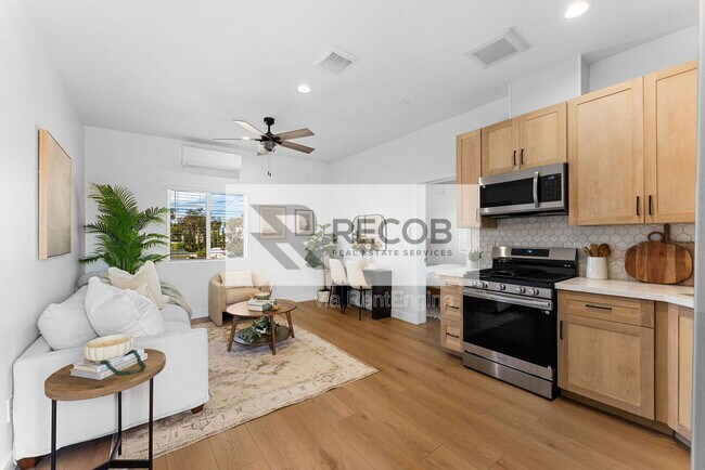 4286 Samoset Ave San Diego, CA 92117 photo 2