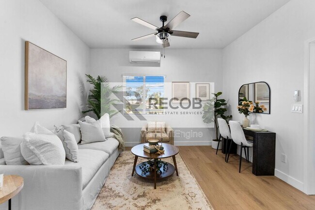4286 Samoset Ave San Diego, CA 92117 photo 3