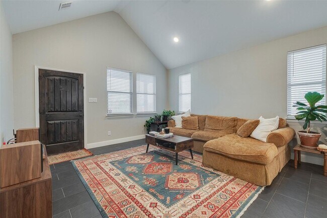 2560 Thannisch Avenue, Fort Worth, TX 76105 photo 3