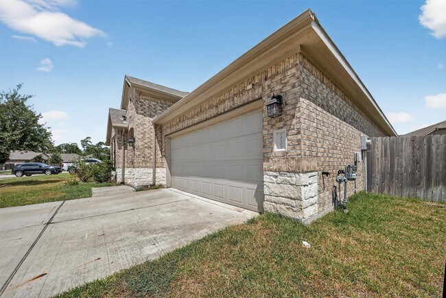 18102 Humber River Lane, Houston, TX 77044 photo 4