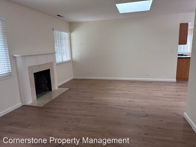 2351 Fatjo Pl photo 3