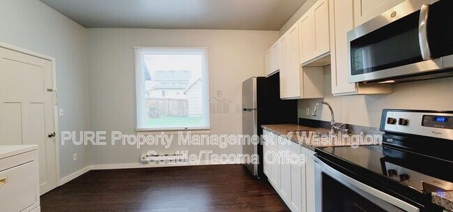 619 S Trafton St Tacoma, WA 98405 photo 4