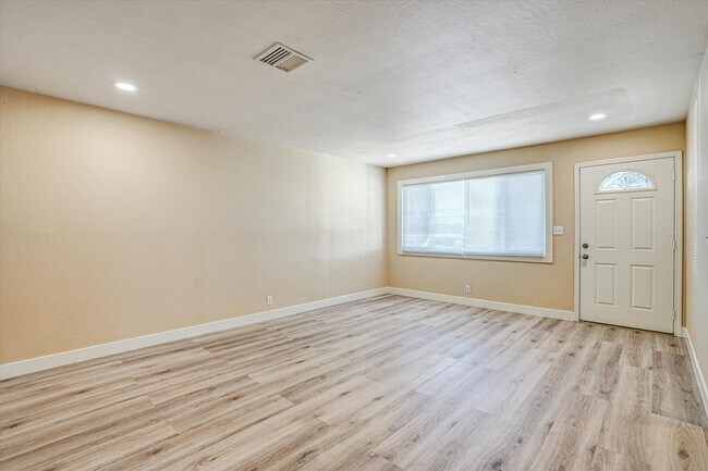 452 Wilshire Ave Vallejo, CA 94591 photo 5