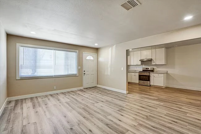 452 Wilshire Ave Vallejo, CA 94591 photo 4