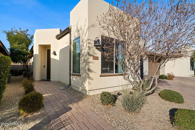 678 E Cobble Stone Dr Queen Creek, AZ 85140 photo 2