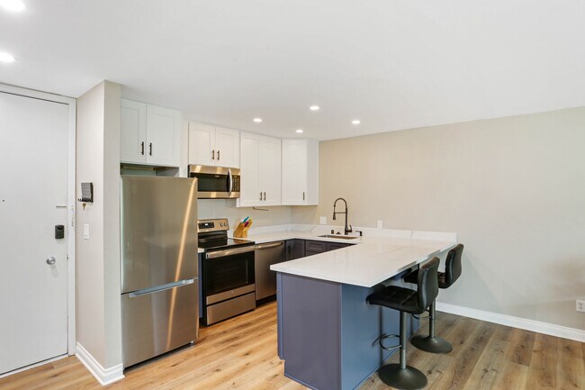 3050 Rue D’Orleans San Diego, CA 92110 photo 3