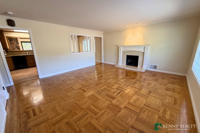 345 Granada Dr South San Francisco, CA 94080 photo 2