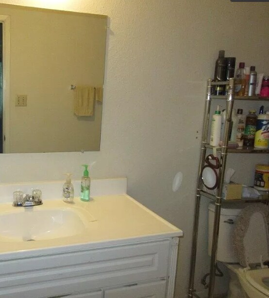 2200 E Trinity Mls Rd Carrollton, TX 75006 photo 4