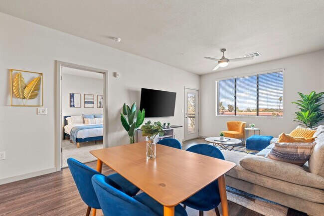 NOVO Broadway Apartments photo 2
