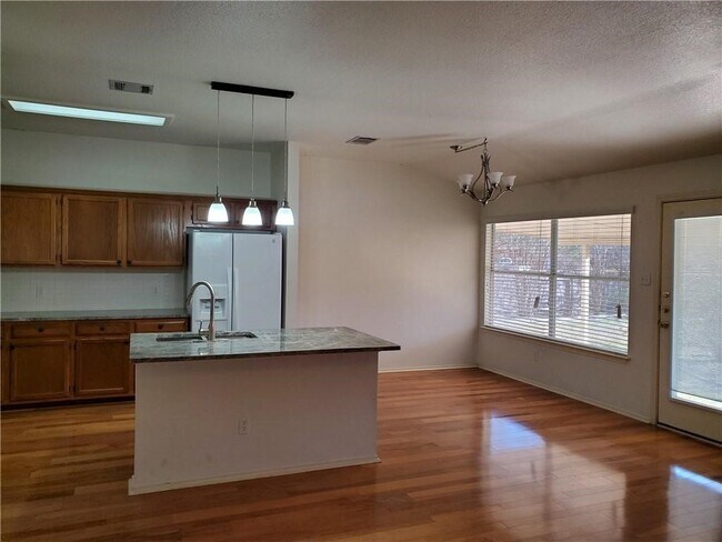 2209 Joshua Cove Round Rock, TX 78665 photo 4