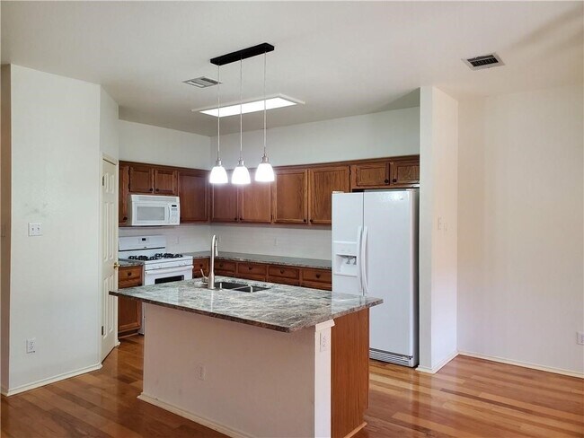 2209 Joshua Cove Round Rock, TX 78665 photo 3