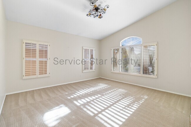 2540 E Cathedral Rock Dr photo 5