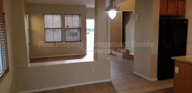 7006 S 40th Ave Phoenix, AZ 85041 photo 4