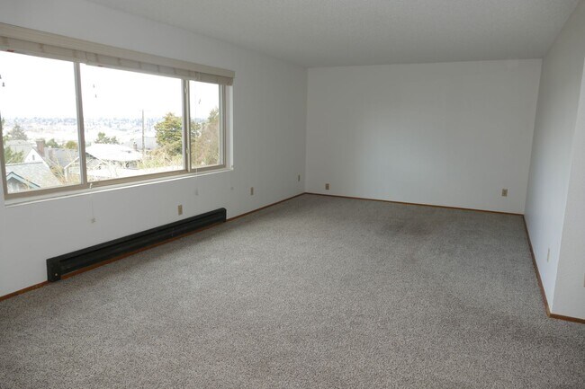 4207 Phinney Ave N Seattle, WA 98103 photo 3