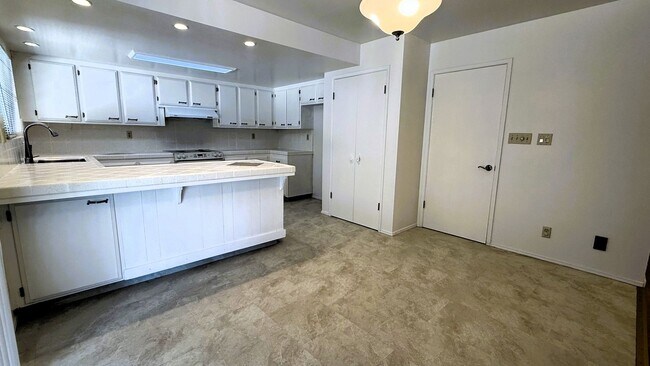 3 Bed/ 2.5 bath Single Story photo 3