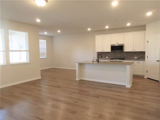 501 Windom Way Georgetown, TX 78626 photo 3