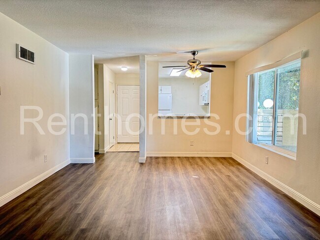 7425 Charmant Dr San Diego, CA 92122 photo 4