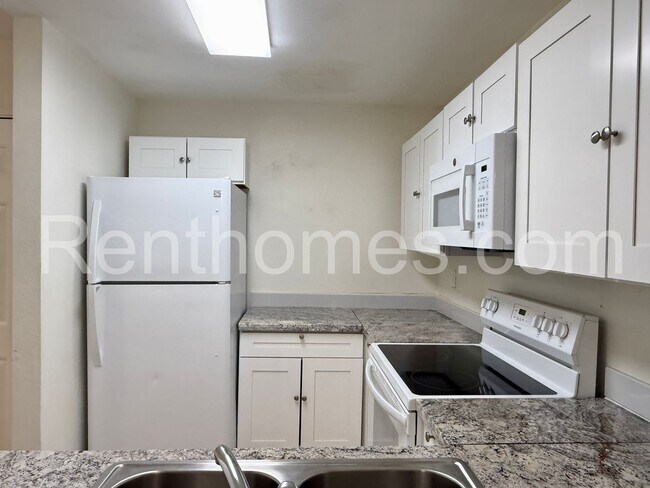 7425 Charmant Dr San Diego, CA 92122 photo 5