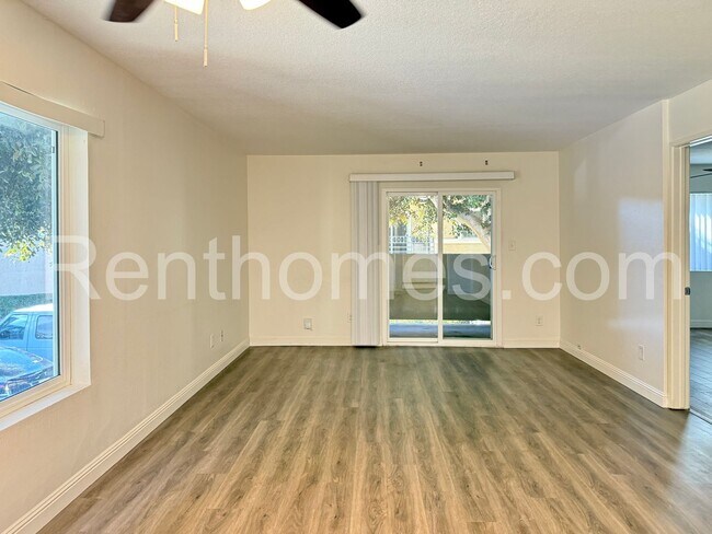7425 Charmant Dr San Diego, CA 92122 photo 2
