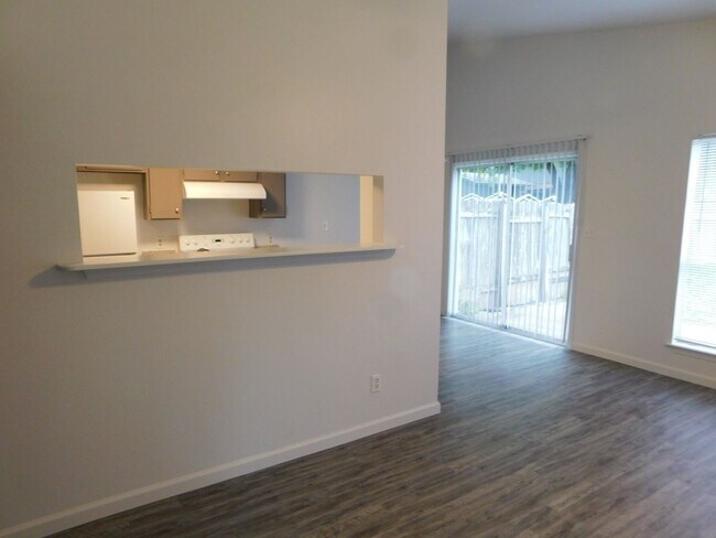 1002 Fieldwood Dr Austin, TX 78758 photo 3