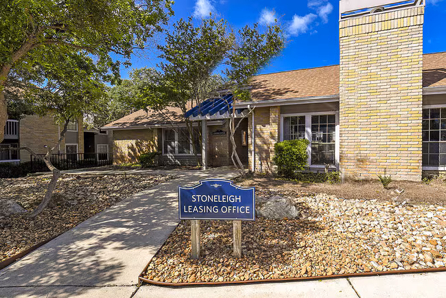 Stoneleigh Apartments photo 2