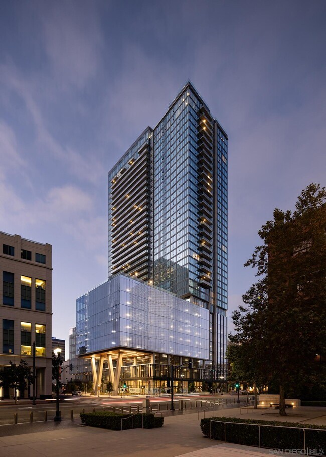 1011 Union St San Diego, CA 92101 photo 2
