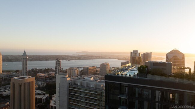 1011 Union St San Diego, CA 92101 photo 3