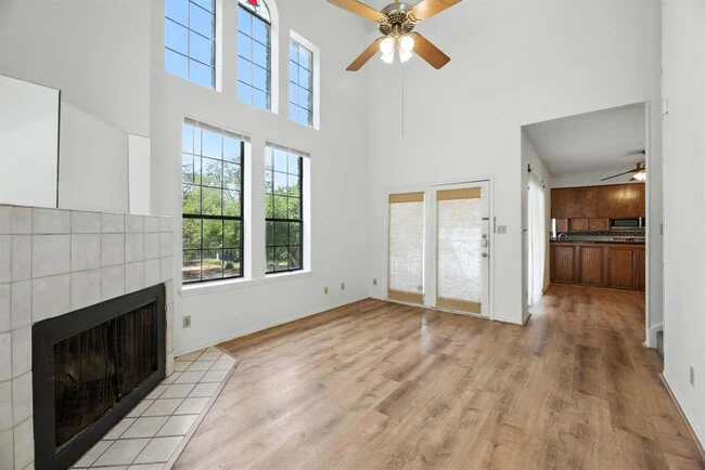 FABULOUS walkable/bikeable 3BR with parking in Hyde Park photo 4