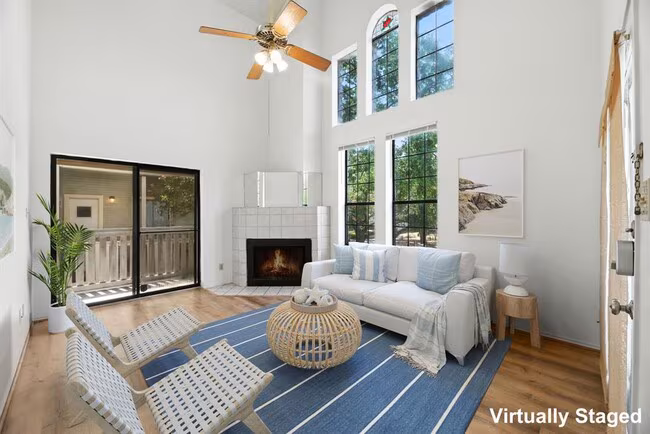 FABULOUS walkable/bikeable 3BR with parking in Hyde Park photo 2