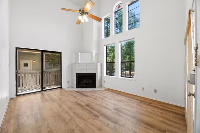 FABULOUS walkable/bikeable 3BR with parking in Hyde Park photo 3