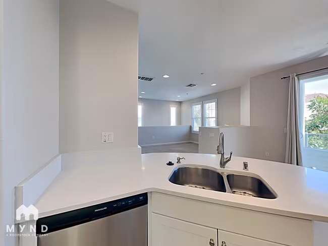 815 Harbor Cliff Way Oceanside, CA 92054 photo 5