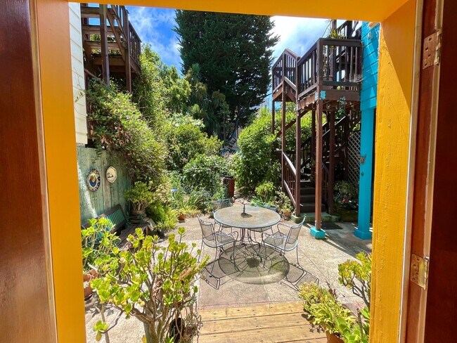 3637 A 19th Street, San Francisco, CA 94110 photo 2