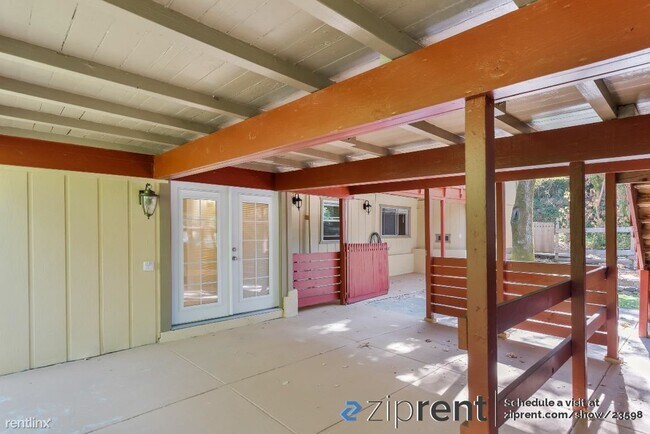136 Moraga Way Orinda, CA 94563 photo 3